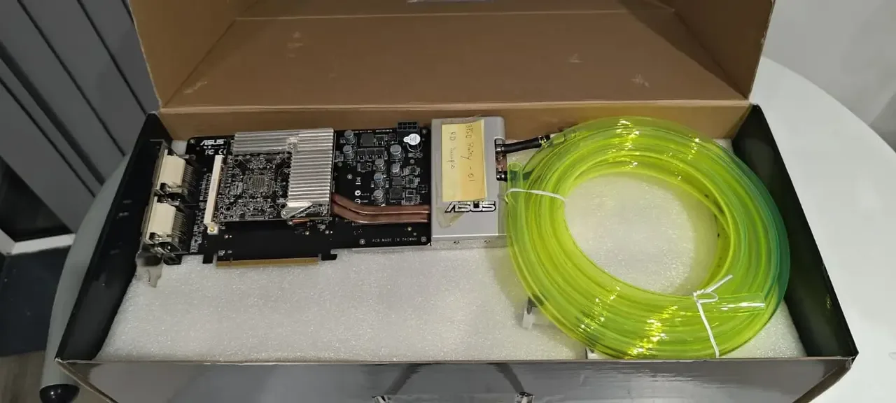 Asus Radeon HD 3850 Trinity: noyob uch GPU'li karta sotuvda — 2-rasm