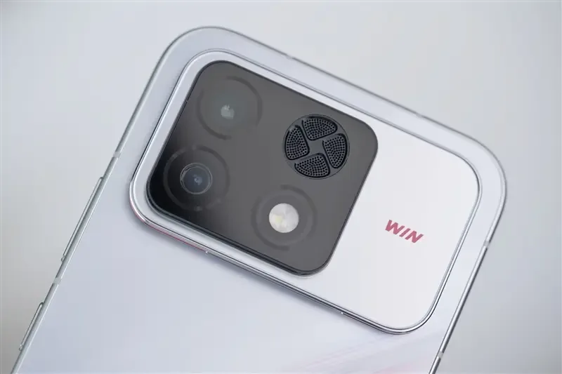 Honor Win 2 flagman smartfoni Xitoyda namoyish etildi — 2-rasm