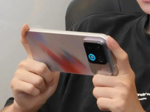 Honor Win 2 smartfoni 12 000 mA·ch akkumulyator bilan