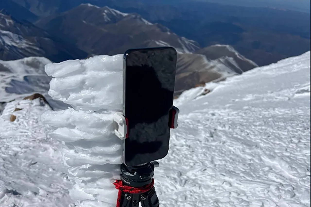 Honor X9e Pro smartfoni Elbrusda sinovdan o'tdi