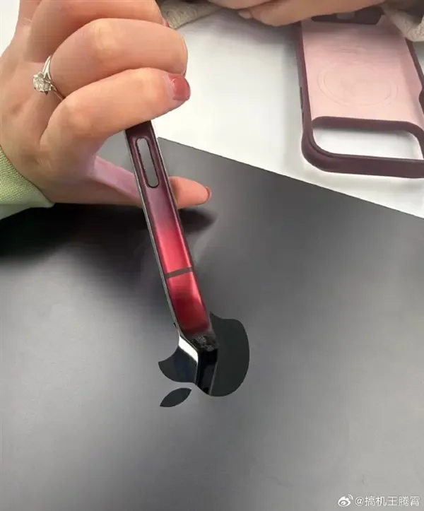 iPhone 18 Pro egalari rang o'zgarishidan shikoyatda — 2-rasm
