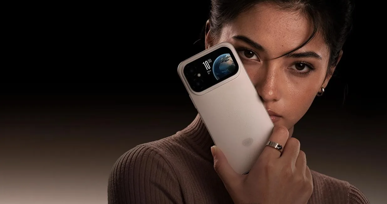 Itel A300+ smartfoni: sun'iy yo'ldosh va 2 ta ekran