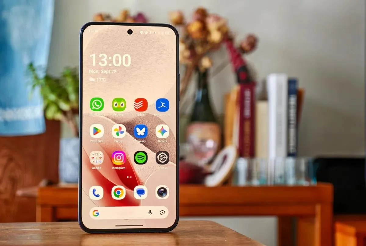 TCL P80 Ultra smartfoni NXTPAPER OLED ekran bilan chiqdi